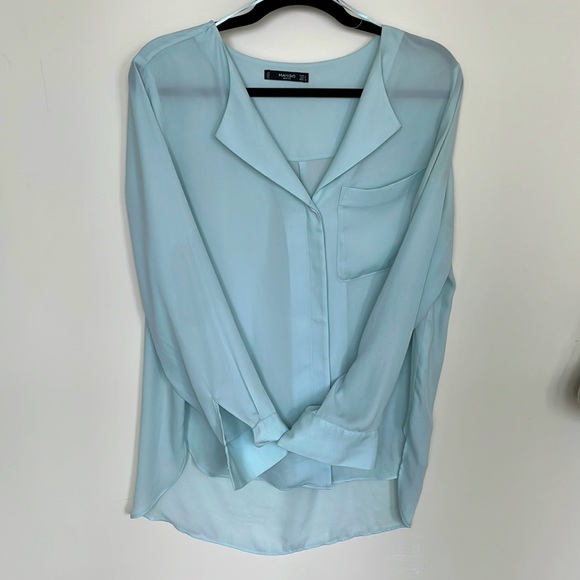 Pastel green blouse - worn occasionally- very neat! Stunning Color - Picture 1 of 3